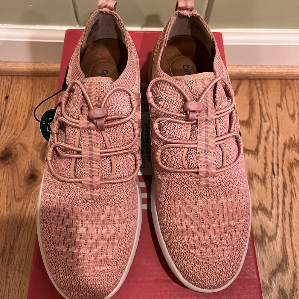 Cobb Hill Women’s Skylar Bungee Sneaker
